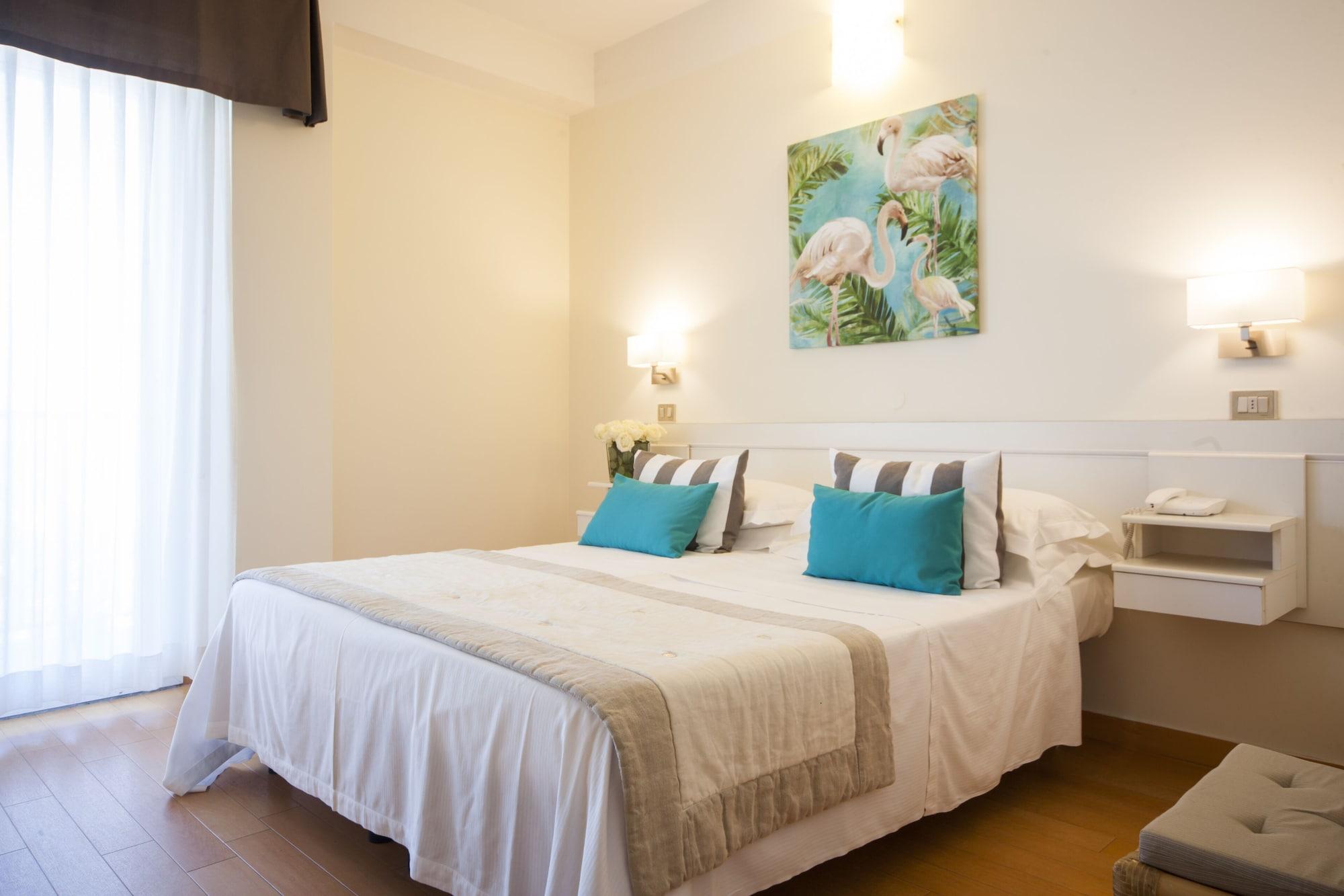Hotel Mon Cheri Riccione Bagian luar foto