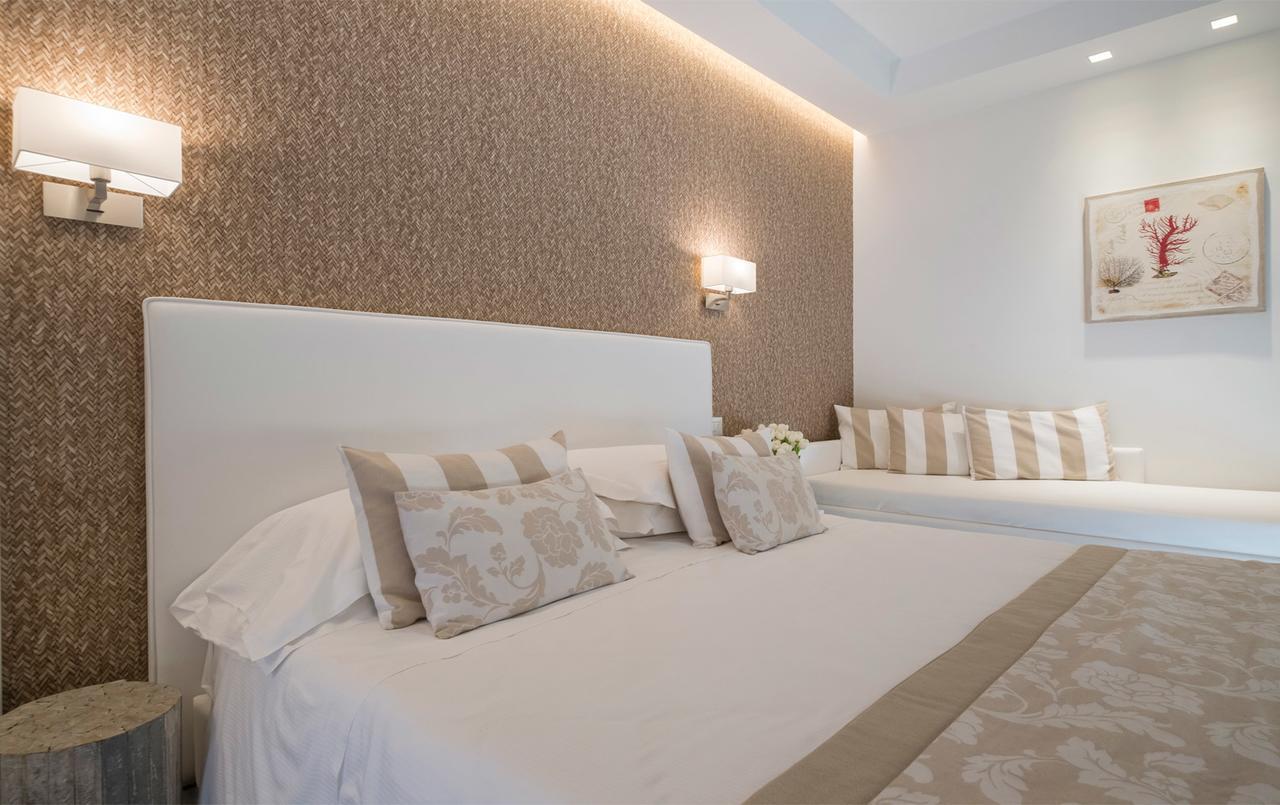 Hotel Mon Cheri Riccione Bagian luar foto